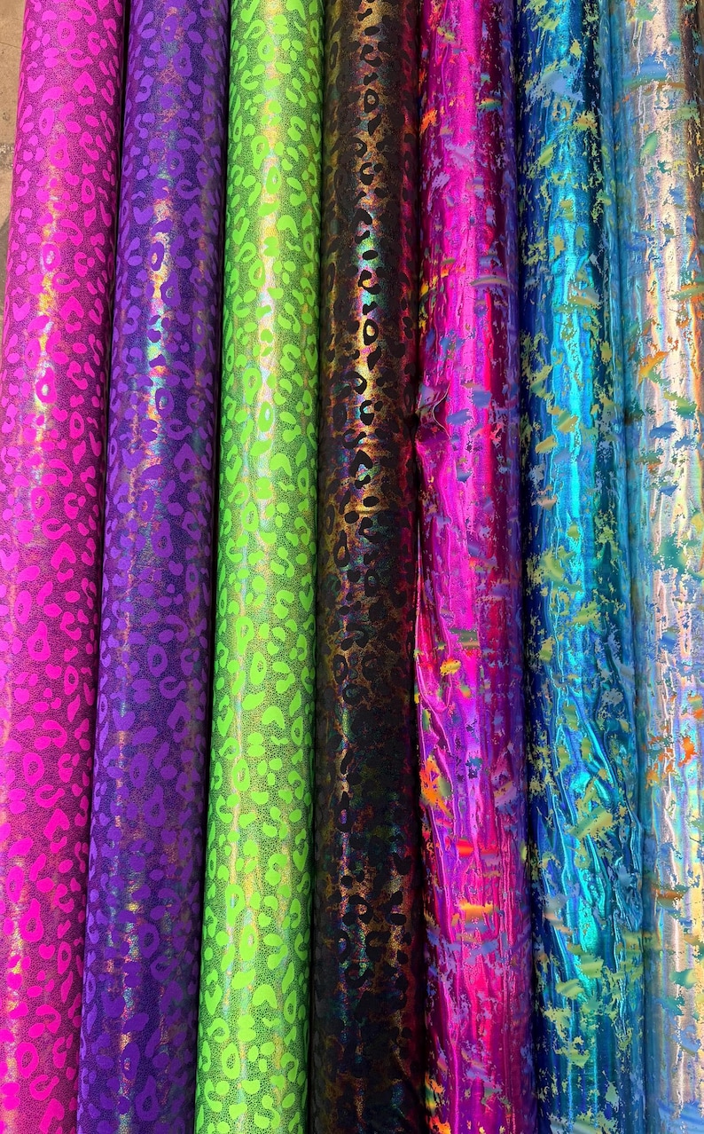 Diseño de leopardo y pintura salpicada, estampado animal exótico, nailon metalizado, spandex, tejido elástico en 4 direcciones de alta calidad, 58/60”. Vendido por YD. imagen 13