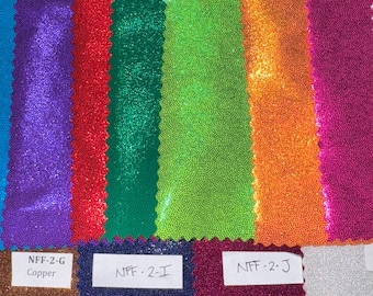 Foggy Finger Foil, nailon metalizado con elastano, elástico en 4 direcciones, 147/152 cm. Se vende por yarda. Envíos a todo el mundo desde Los Ángeles, California.