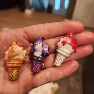 Ice cream cone crayons