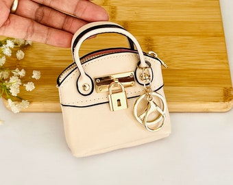 Mini Purse Key Chain Vegan Leather Mini Hand Bag Cash Purse Coin Pouch Beige Bag with Zipper Purse Charm Mini Bolsita Monedero