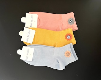 3 Pairs of Socks Flower Retro Vintage Style Women Socks Soft Cotton Fun Colors Women's Gift Set Socks Comfortable Soft Breathable Novelty