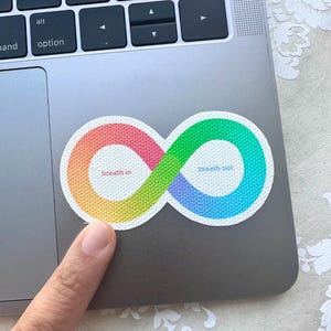 Sticker met getextureerde neurodiversiteit oneindigheidssymbool | Waterdicht | Fidget sensorische sticker Calm Strips voor angst | Inspirerende inzetstukken