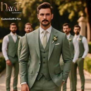 Męski garnitur trzyczęściowy w kolorze szałwiowej zieleni: szyty na miarę formalny strój ślubny