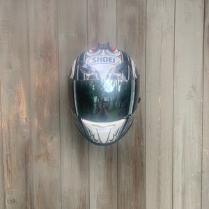 Schwimmender Helmständer für Motorrad- und Schneemobil-Racer-Enthusiasten