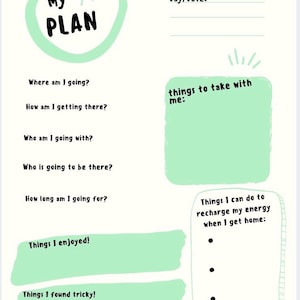 Może przedstawiać: Rustykalny drewniany szyld z napisem "Welcome to our home" w stylu ręcznym. Szyld ma postarzaną powierzchnię i prosty, zapraszający design, idealny na ganek lub do wejścia.