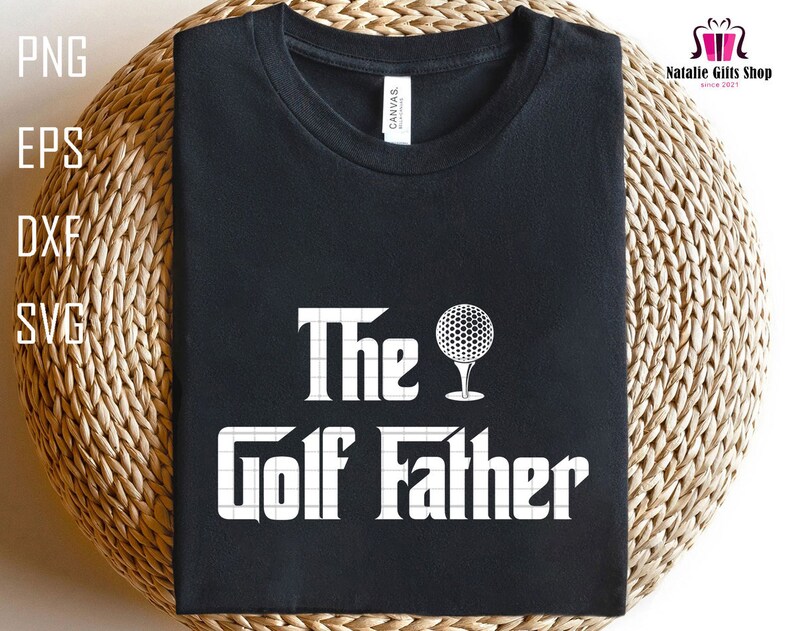 K&ouml;nnte beinhalten: Schwarzes T-Shirt mit wei&szlig;em Text "The Golf Father" und einer Grafik mit Golfball und Tee.