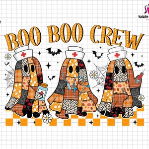 K&ouml;nnte beinhalten: Digitalgrafik mit dem Text "BOO BOO CREW" und drei Geisterfiguren mit Krankenschwesternh&uuml;ten. Die Geister sind im Patchwork-Stil mit orangefarbenen, schwarzen und wei&szlig;en Mustern gehalten und halten medizinische Werkzeuge. Flederm&auml;use und Spinnweben sind ebenfalls enthalten.