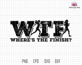Puede incluir: Diseño gráfico en blanco y negro con el texto "WTF Where's The Finish?" con dos figuras corriendo.