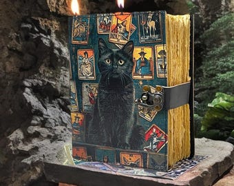 Diario grimorio de cuero de gato mágico: Libro de las sombras hecho a mano