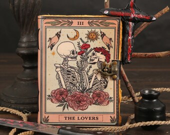 The Lovers Leather Journal: tarotschetsboek met papier met deckle-rand