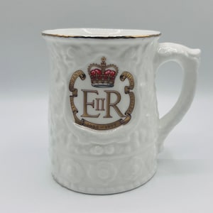 Vintage Bone China Queen's Jubilee Mug: Roy Kirkham Pottery