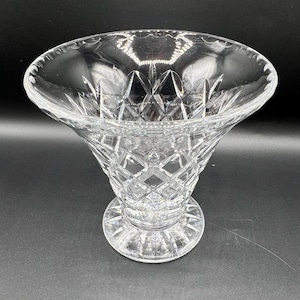 Wazon kryształowy Vintage Cut, piękny diamentowy szlif do krótkich bukietów, wyprodukowany w Anglii, doskonały prezent - wysokość 15 cm,