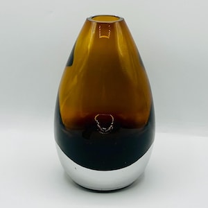 MCM AMBER GLASS Vase – Heavy Mid-Century Modern Handblown Art Glass, Scandinavian Style, 1809g, Clear Base, 21 cm Tall