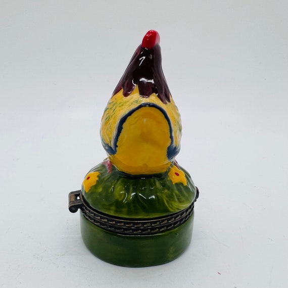 Porcelain hen trinket, pill box, hand painted vin… - image 4