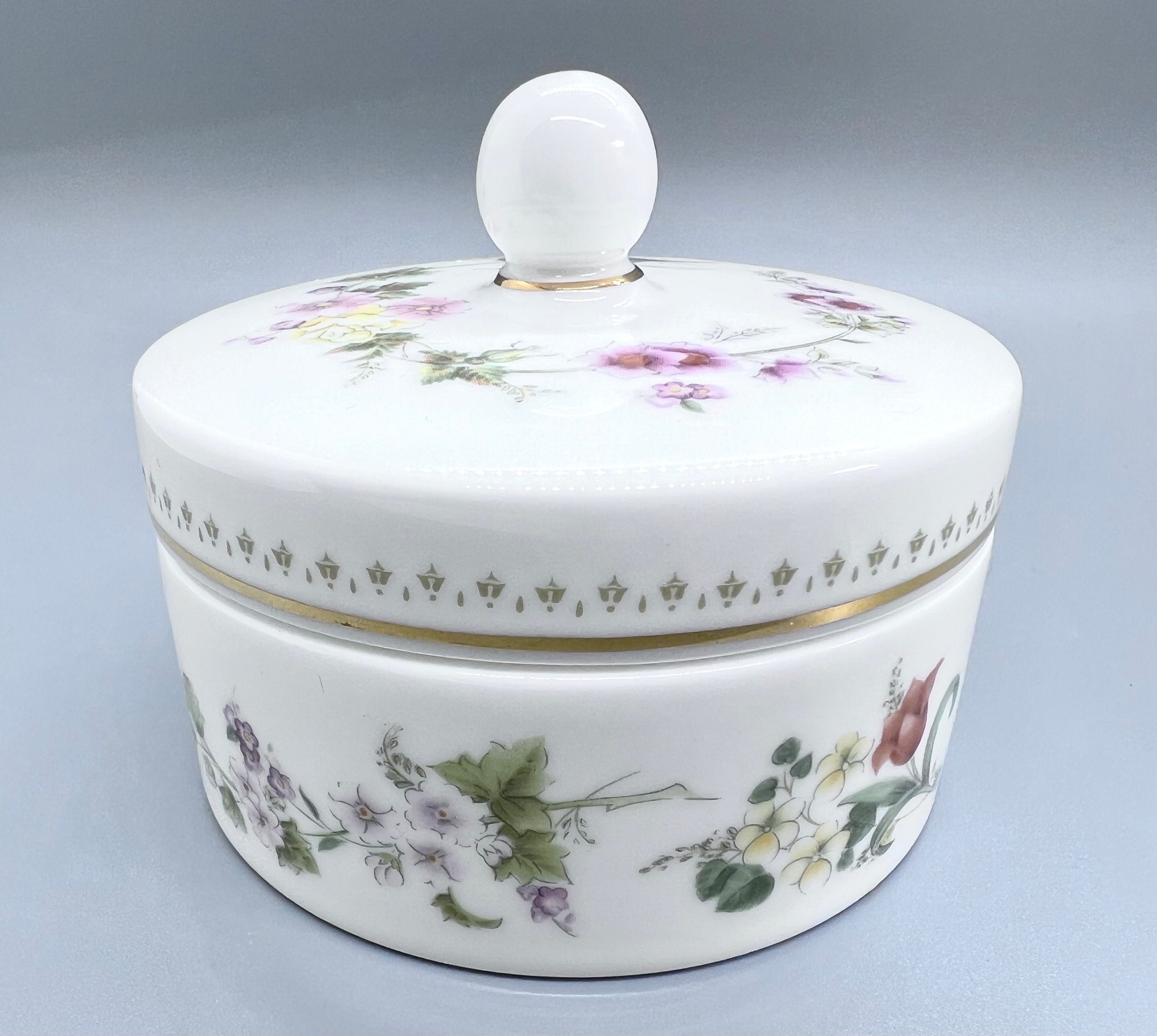Vintage Wedgewood Mirabelle Bone China Lidded Trinket Box