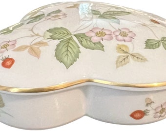 Wedgwood Bone China Lidded Trinket Box: Wild Strawberry Design