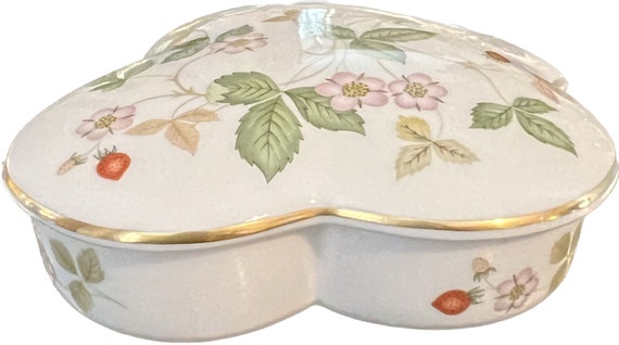 ウェッジウッド ストロベリー&バイン　ボーンチャイナ 楽天市場】WEDGWOOD ウェッジウッド WILD STRAWBERRY ワイルド