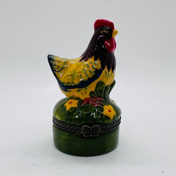 Porcelain hen trinket, pill box, hand painted vin… - image 3