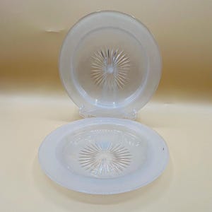 Vintage frosted glass luncheon plates, Set of 2 Fruit Plate, round shaped with star Burt base, width 16.5 cm