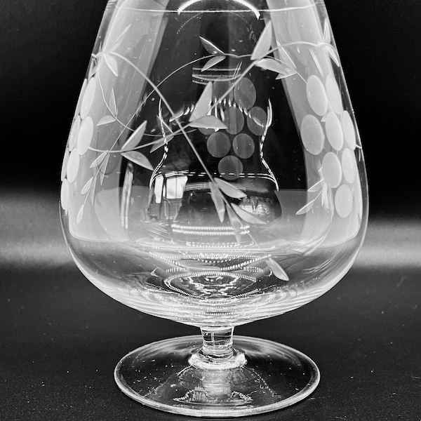 VINTAGE CRYSTAL COGNAC glass| Vintage Etched glass | Cognac Snifter Glass | Vintage etched crystal Cognac glass | Crystal Balloon Glass