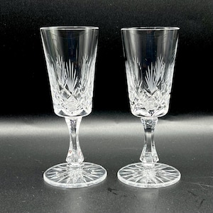 VINTAGE SHERRY GLASSES, Cut Crystal cordial glasses, set of 2 glasses. Fan, thumb and star cut base, Vintage barware - height 11.5 cm