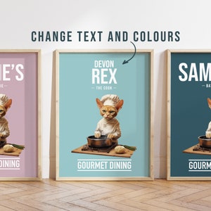 Jede Farbe - Devon Rex Katze in der Küche Poster - Devon Rex Katze Poster - Devon Rex Katze Benutzerdefinierter Textdruck - Personalisierter Druck - Haustierkunst