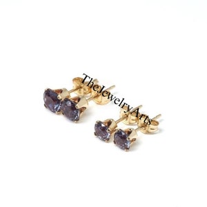 Vintage Alexandrite Earrings, Alexandrite Earrings for Women, Minimalist Stud Earrings, Round Cut Alexandrite Earrings, Gemstone Jewelry
