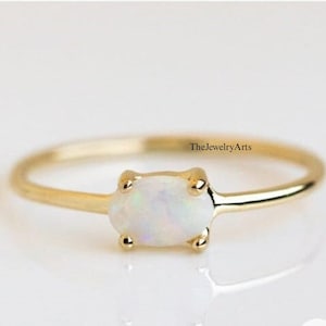 Anillo de ópalo de oro de 24 quilates, anillo ovalado, anillo de ópalo delicado, anillo minimalista, anillo apilable, anillo con piedra de nacimiento de octubre, regalo para ella
