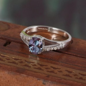 Alexandrite Ring, Birthstone Ring, Minimalist Ring, 925 Sterling Silver, June Birthstone, Art Deco Ring, Birthday Gift Ring, Bridal Ring