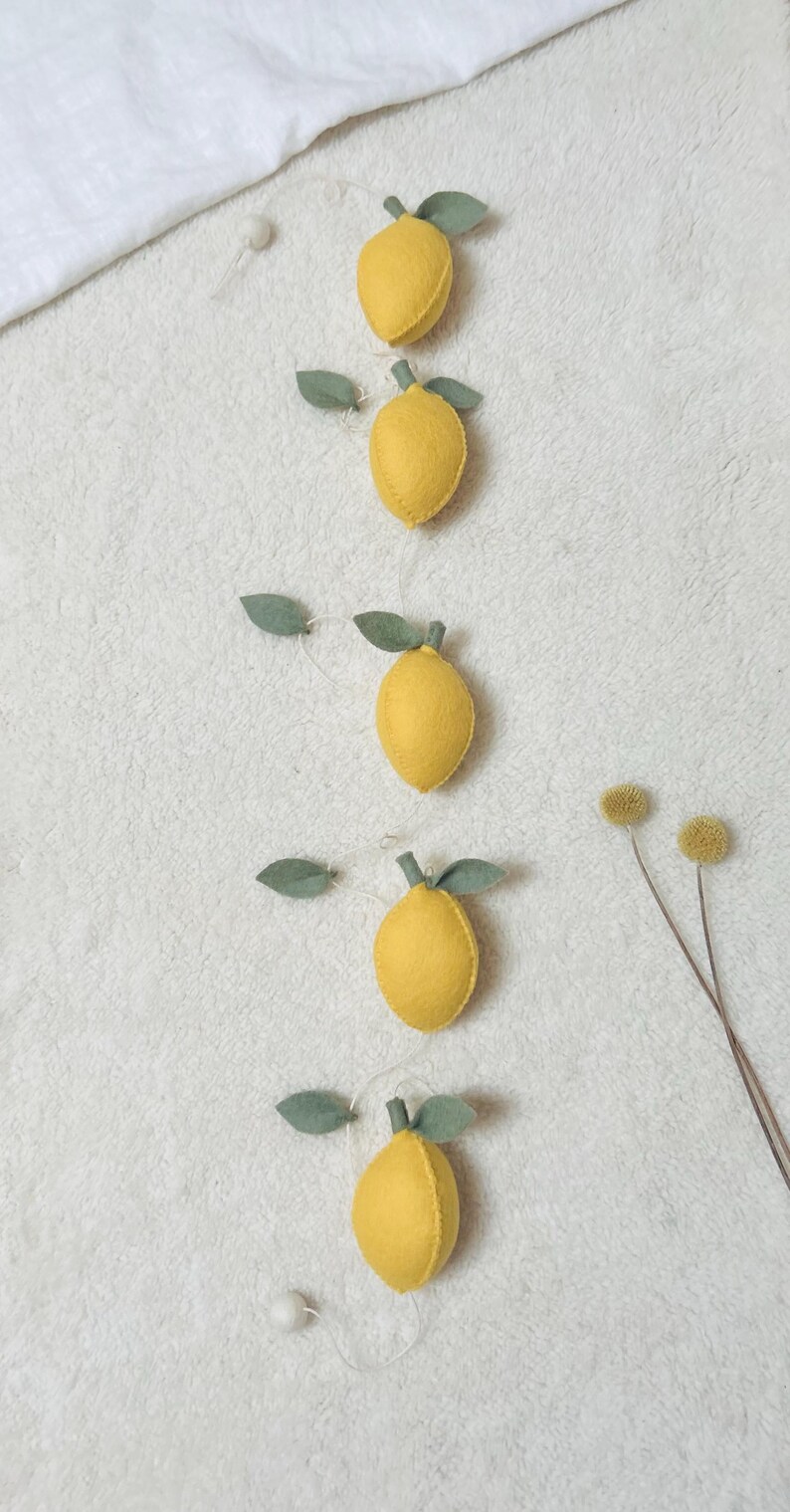 Lemon garland, felt, handmade lemons, Mediterranean decor, lemon decoration senkrechte Girlande