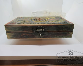 Elder Futhark Wooden Runes boxed Set, Rune Display Box, Elder Futhark Runes, Viking Runes, Rune Case, Divination Runes, Nordic runes