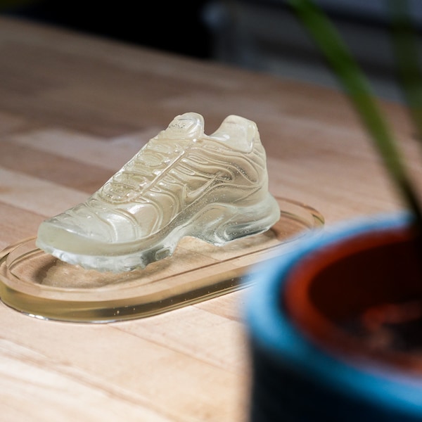 TN Air Max Plus en RÉSINE translucide - Sculpture Sneakers - Cadeau - Décoration Epoxy