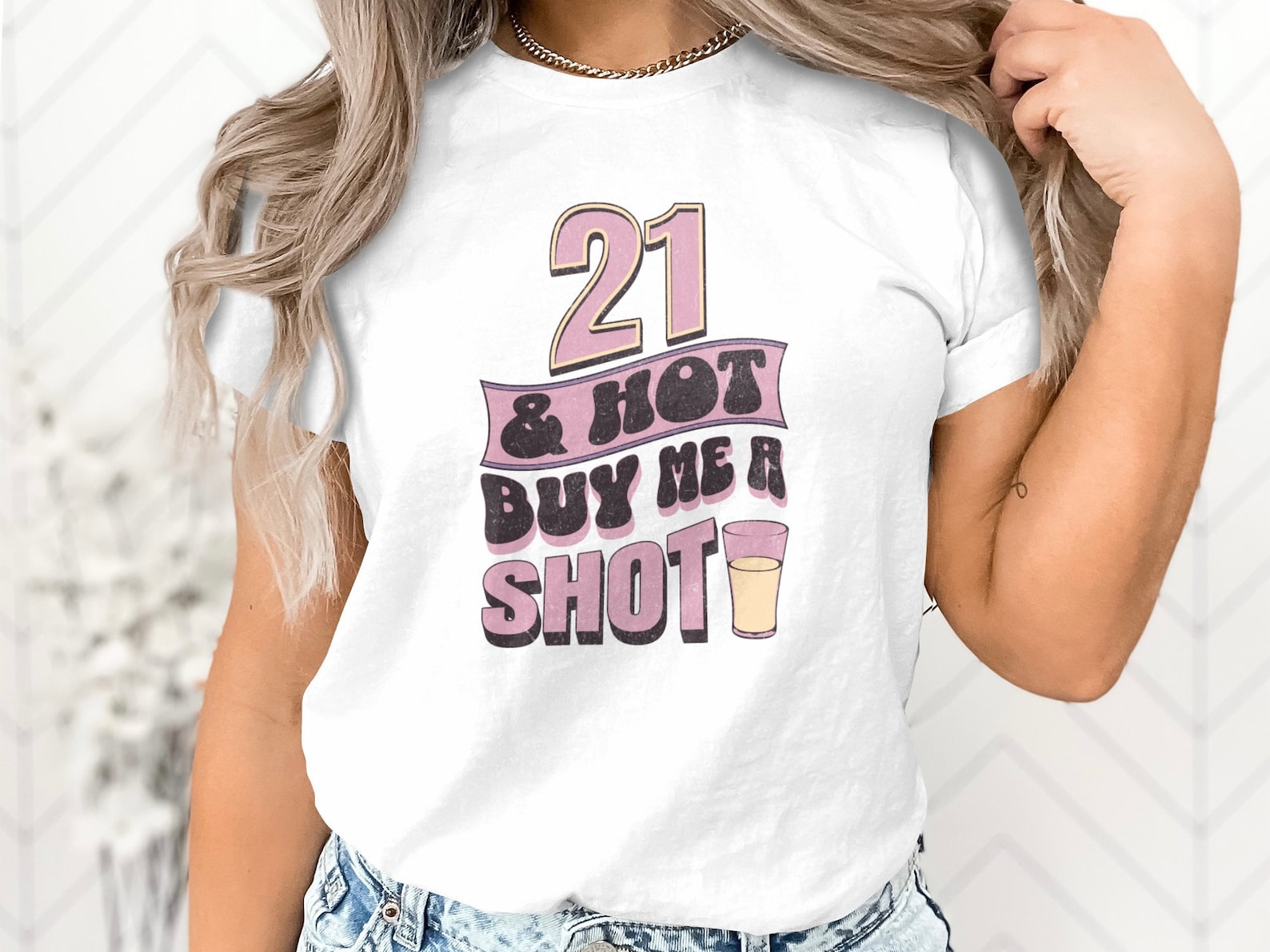 Schärpe Zum 21. Geburtstag – Schwarz Mit Goldfolie „21&Hot BUY ME A SHOT“ | 80 Cm Lang, Aus Satin | Inkl. Sicherheitsnadel