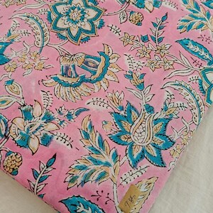Turkosrosa blommigt handtryckt bomullstyg, metervara, Cottagecore Dressmaker Yardage, Boho Quilting Cotton, Indie Sewing Project