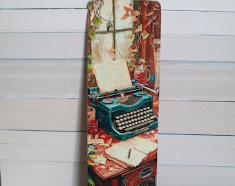 Vintage typewriter bookmark - Book lover gift - Fantasy reader gift - id0053