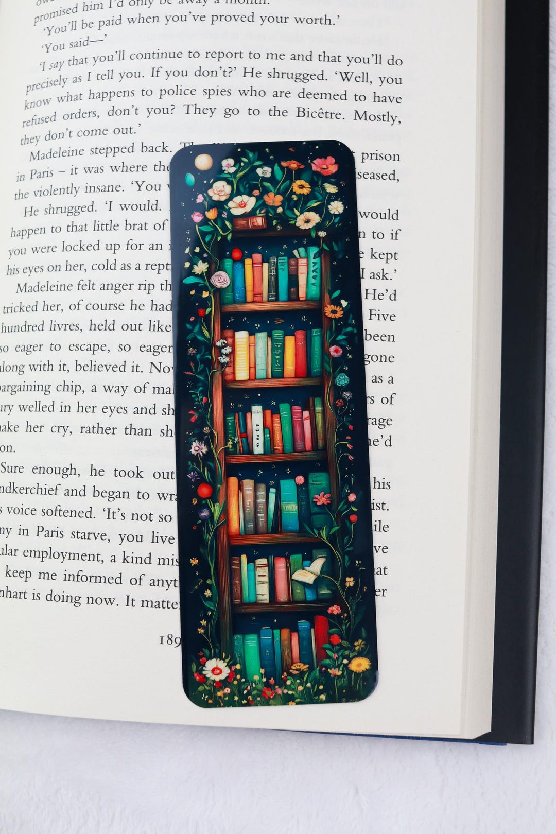 Cute Vintage Bookshelf With Flowers Spring Bookmark - Book Lover Gift ...