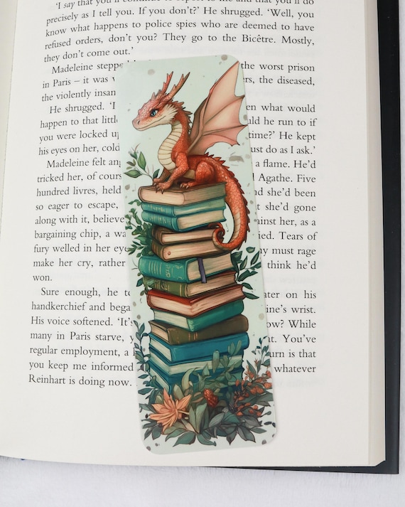 Cute dragon and books summer bookmark - Fantasy dragon bookmark - Book lover gift - Fantasy reader gift - id0305