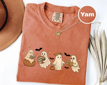 Camiseta de fantasmas de libros con colores cómodos, linda camiseta de Halloween con fantasmas lectores, camiseta espeluznante para amantes de los libros, acogedora camiseta de fantasmas académicos, camiseta de otoño
