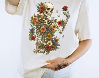 Floral Skeleton Shirt, Vintage Gothic Comfort Colors Tee, Boho Skull And Flowers Graphic T-Shirt, Cute Botanical Skeleton Spooky Gift