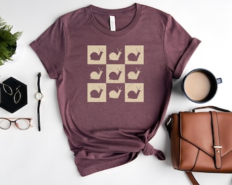 Retro Snail Shirt, Boho Snail Gift, VIntage Snail Tee, Cottagecore T-Shirt, Cute Minimalist Animal Shirt, Nature Inspired Tee, Slow Living