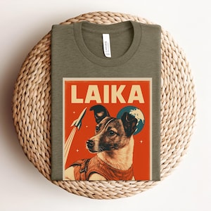 Camiseta con el perro espacial Laika, camiseta con gráfico vintage de Laika, camiseta para amantes del espacio, perro Laika retro, sudadera con la carrera espacial, camiseta con póster de perro de la URSS