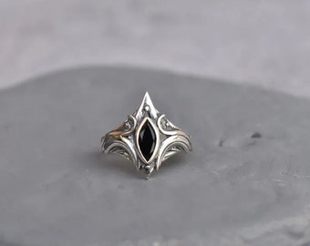 Unisex Gothik Ring mit schwarzem Stein, minimalistischer Ring, Gothic Schmuck, Goth Ring, Vintage Ring, Frauen Ring, Geschenk für Sie