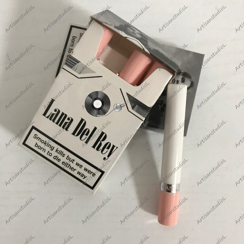 Rossetto Lana Del Rey, scatola personalizzata con foto, scatola di sigarette Lana Del Rey fatta a mano, set di rossetti per sigarette Lana Del Rey immagine 3