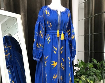 Ukrainian linen dress with embroidered pattern