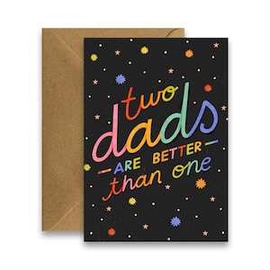 Zwei Väter sind besser als einer, LGBTQ Gay Dads Vatertagskarte, gleichgeschlechtliche Eltern, zweiter Bonus Vater, Regenbogen Pride Karte für Väter, irische Karten