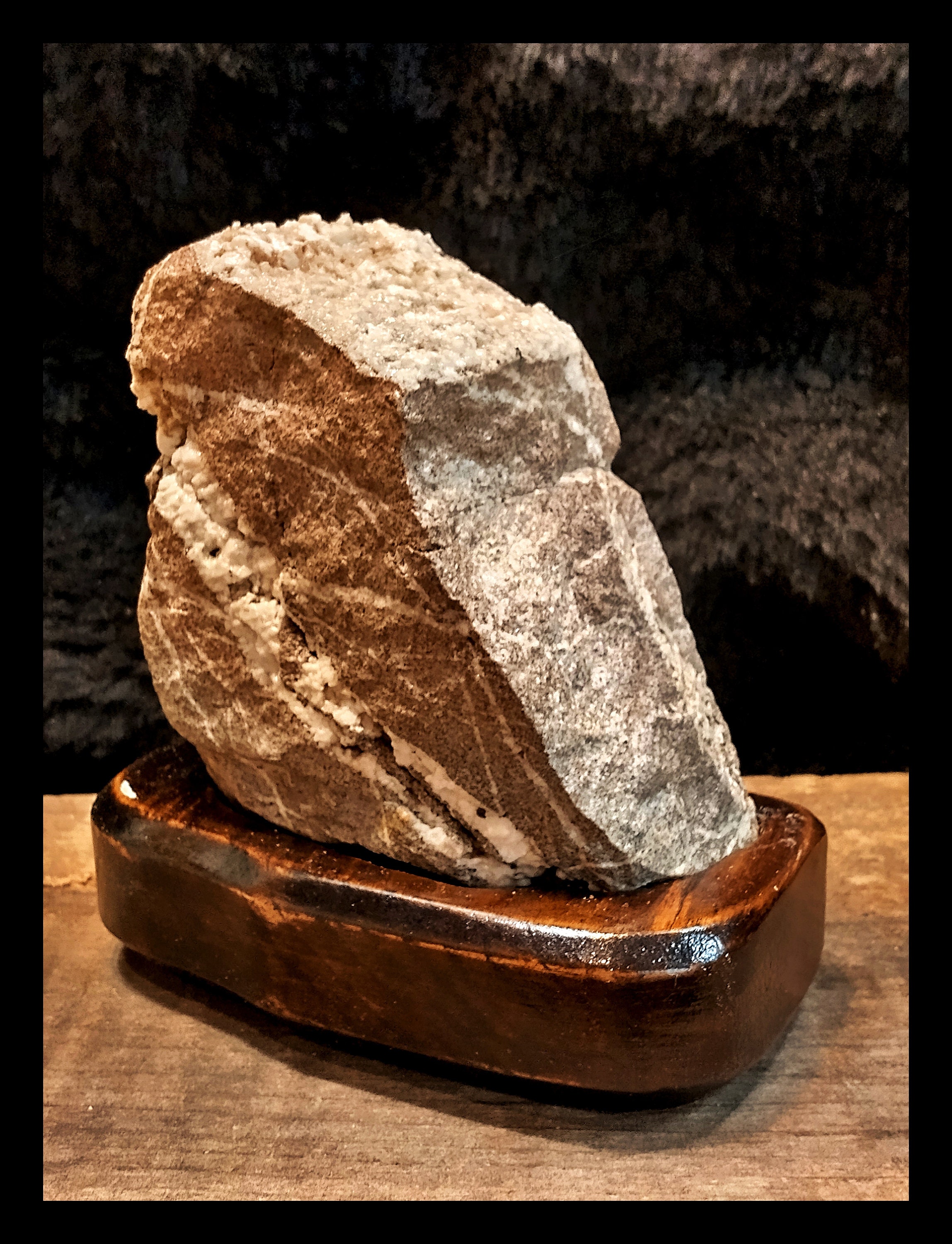 Suiseki Rocks Suiseki Natural Viewing Stone, Hand Carved Wooden Base, Home Décor ...
