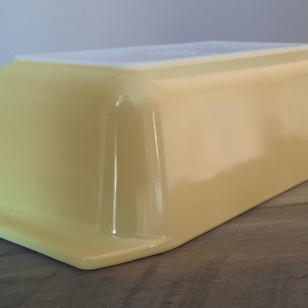 Vintage Pyrex Loaf Pan, Yellow, #913