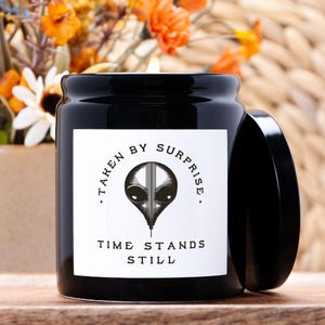 Premium UFO Gift Candle 8oz Matte Black Ceramic Jar Boho Minimalist Alien Gift Unique Scented Candle UFO Themed Gift For Women Boho Decor