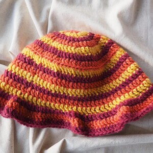 Handgehäkelter Sonnenhut, Sonnenhut, Sonnenhüte, crochet bucket hat, häkelhut, häkelhüte, crochet hat gestreift