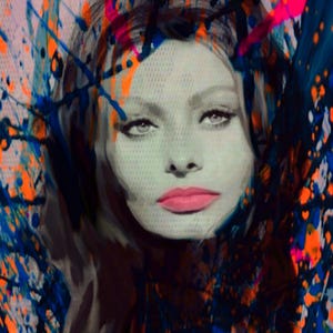 Könnte beinhalten: Ein Porträt einer Frau im Pop-Art-Stil mit einem hellgrünen Teint und rosa Lippen. Das Bild ist mit Farbspritzern in Blau, Orange und Pink überlagert, was einen lebendigen und dynamischen Effekt erzeugt. Das dunkle Haar der Frau umrahmt ihr Gesicht.